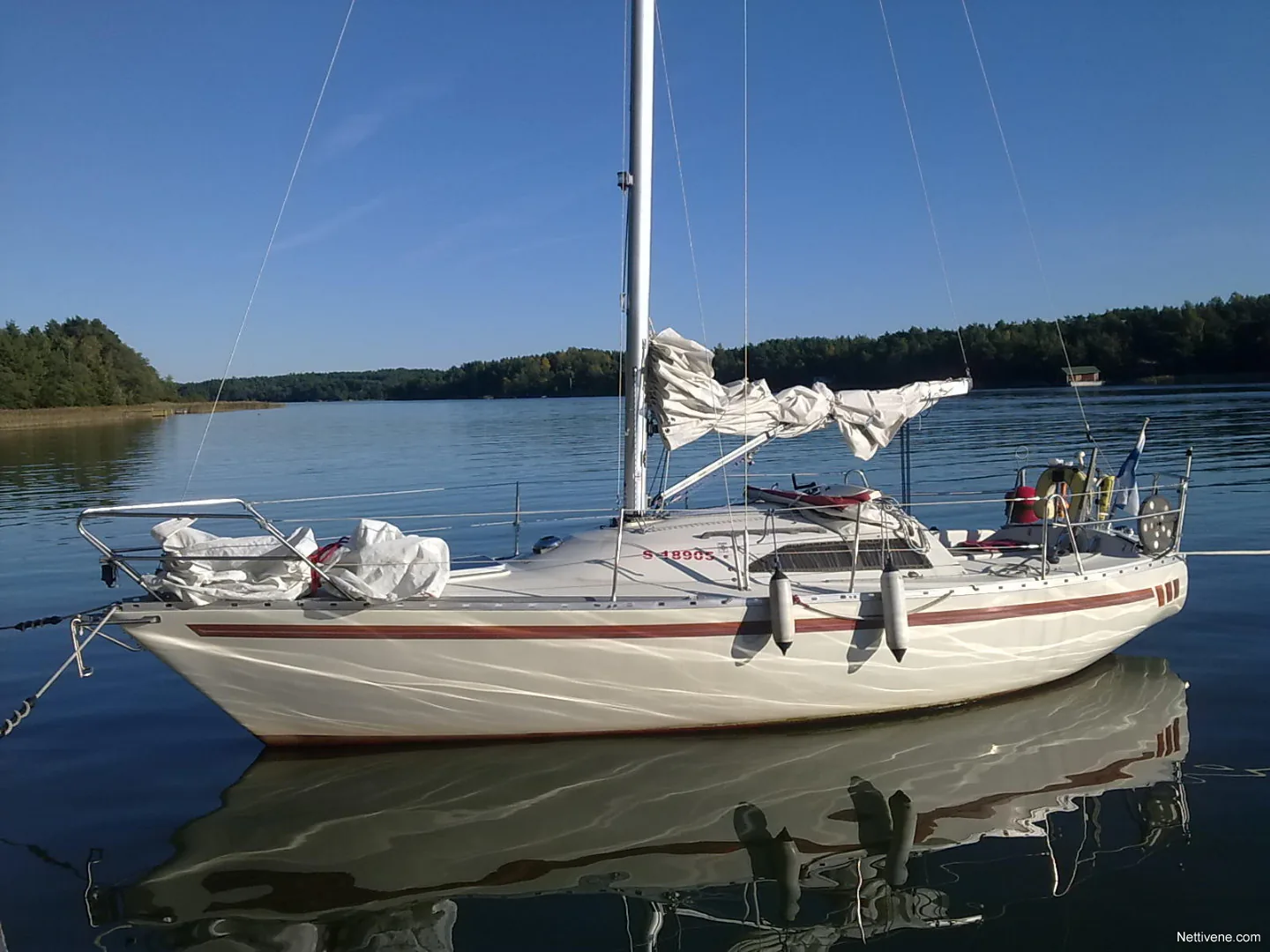 Dixie 27 — photo of the boat