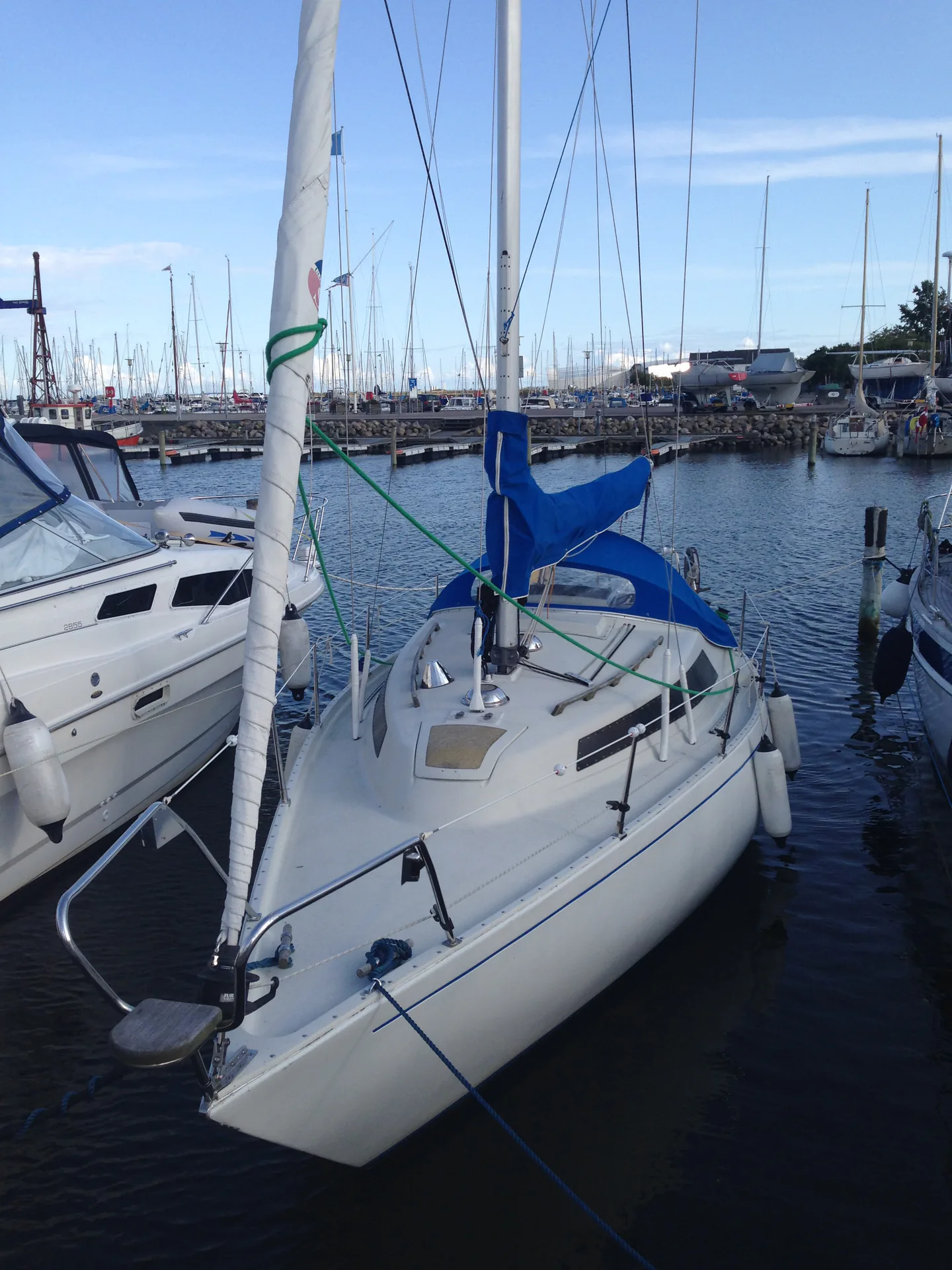 Becker 27 — fotografia plachetnice