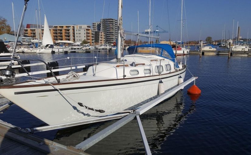 Shipman 28 with inboard motor in working condition for € 2750 only!