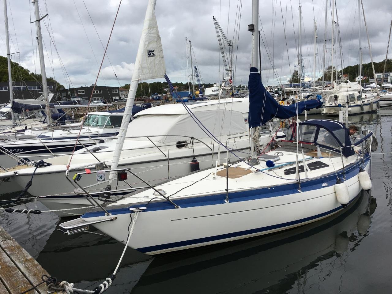 Boström B31. This sailboat is equipped with a fresh motor 27 hp and is ...