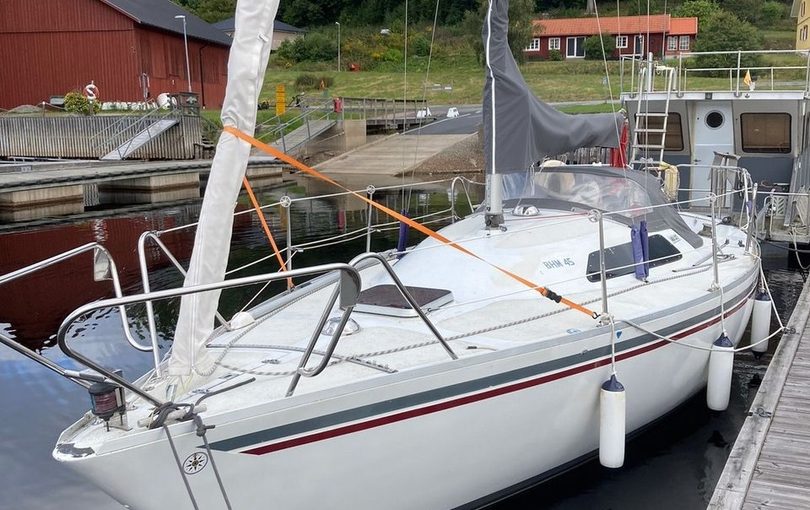 Dixie 27 with a Yanmar engine for only 3500 euros!