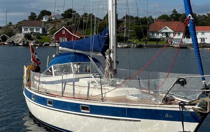 Hallberg Rassy 352 with a Yanmar engine for 69 400 euros!