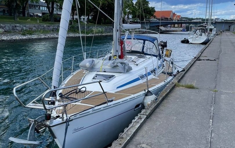 Bavaria 37