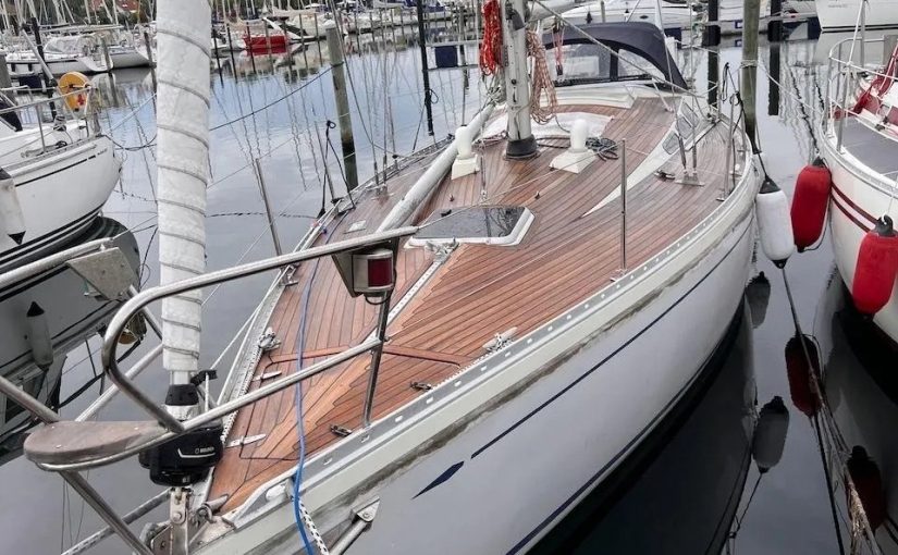 Bianca 36 with an updated teak deck for 33 500 euros!