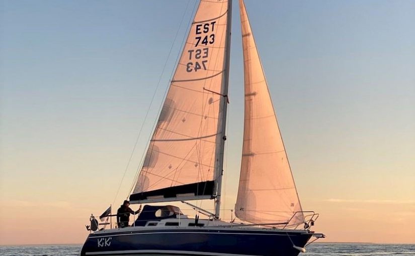 Hanse 301 with a new engine and a new set of sails for 39 500 euros!