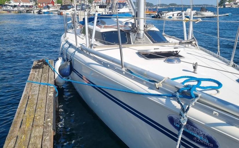 Twostar 36 – the one with an unusual three-berth aft cabin – for just 16 830 euros!