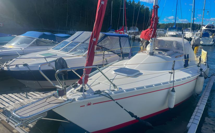 Albin Cirrus sailboat that looks as if it just left the shipyard yesterday, priced at only 4800 euros!