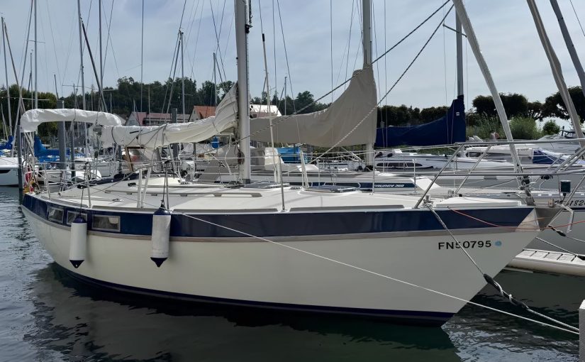 Greyhound 33 — a beautiful yacht in excellent condition. Price: 9,500 euro!