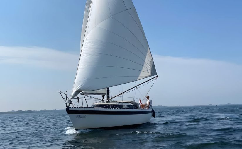 Friendship 28 for 12 500 euro.